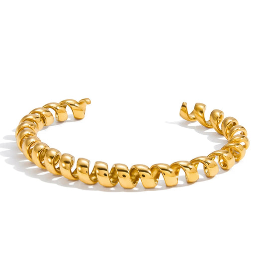 Luxe Twist Cuff ✨