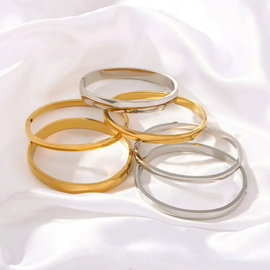 Luxe Bangle ✨