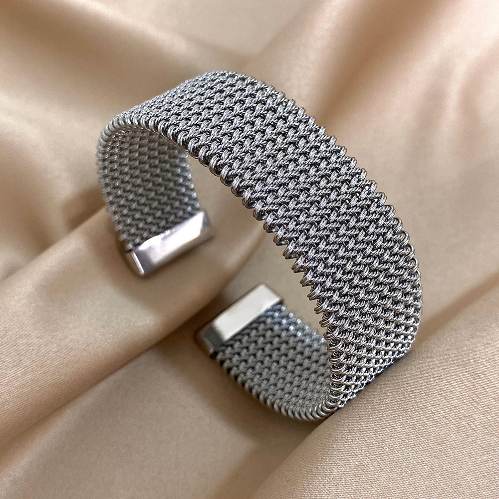 ✨ Golden Aura Cuff