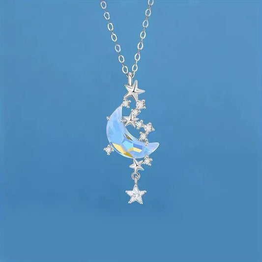 🌙 Dreamcatcher Moon Necklace