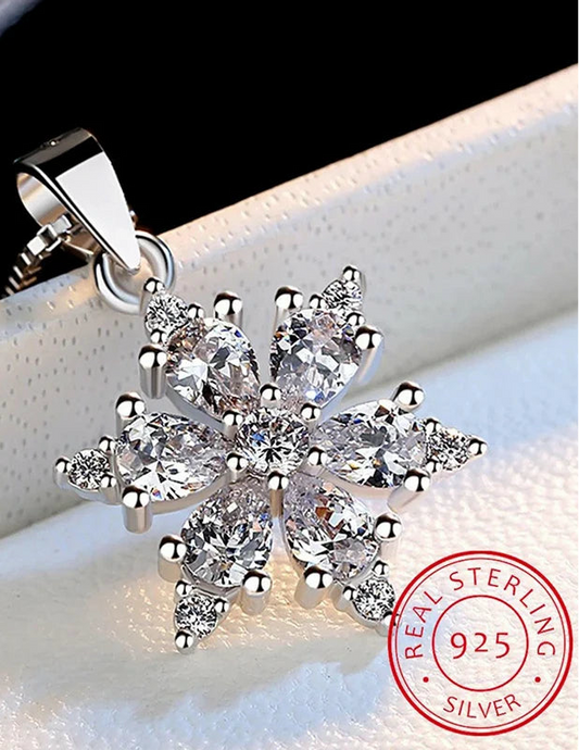Snowflake Pendant Necklace ❄️