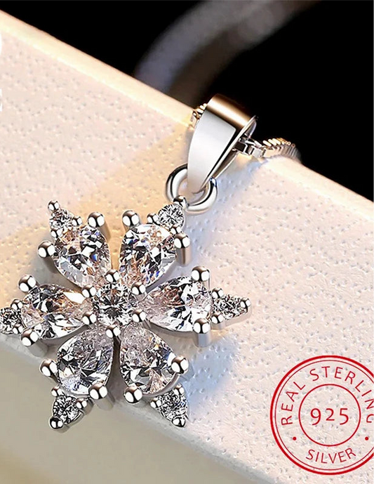 Snowflake Pendant Necklace ❄️