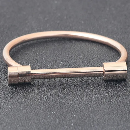 💎 Infinity Bar Bangle