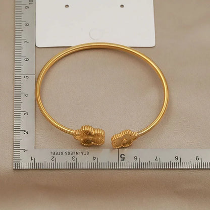 🌸 Blooming Luxe Cuff Bracelet 