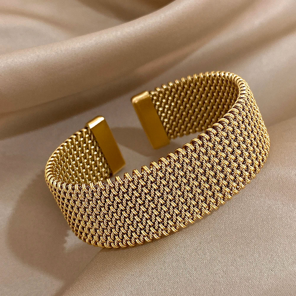 ✨ Golden Aura Cuff