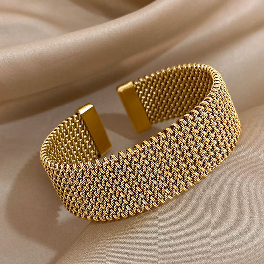 ✨ Golden Aura Cuff