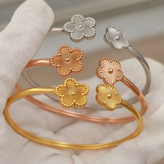 🌸 Blooming Luxe Cuff Bracelet 