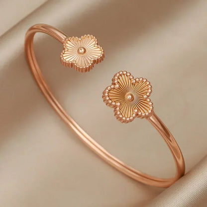 🌸 Blooming Luxe Cuff Bracelet 