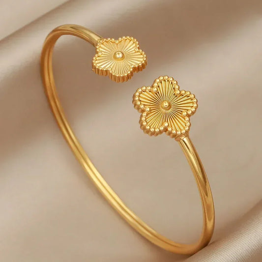 🌸 Blooming Luxe Cuff Bracelet 