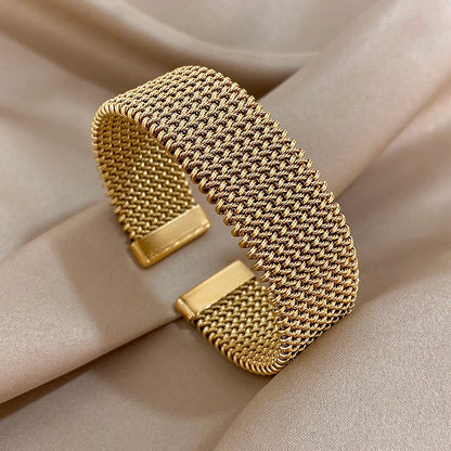✨ Golden Aura Cuff