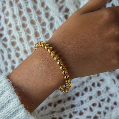 Luxe Twist Cuff ✨