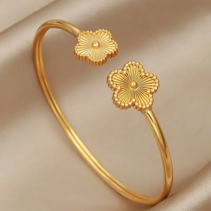 🌸 Blooming Luxe Cuff Bracelet 