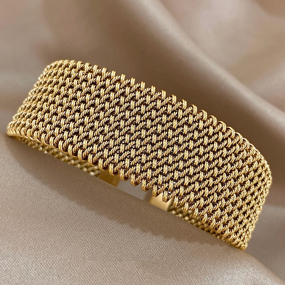 ✨ Golden Aura Cuff