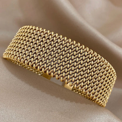 ✨ Golden Aura Cuff