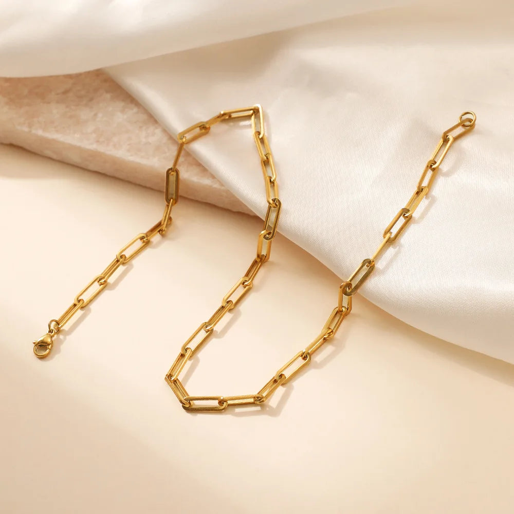 The Golden Links Necklace